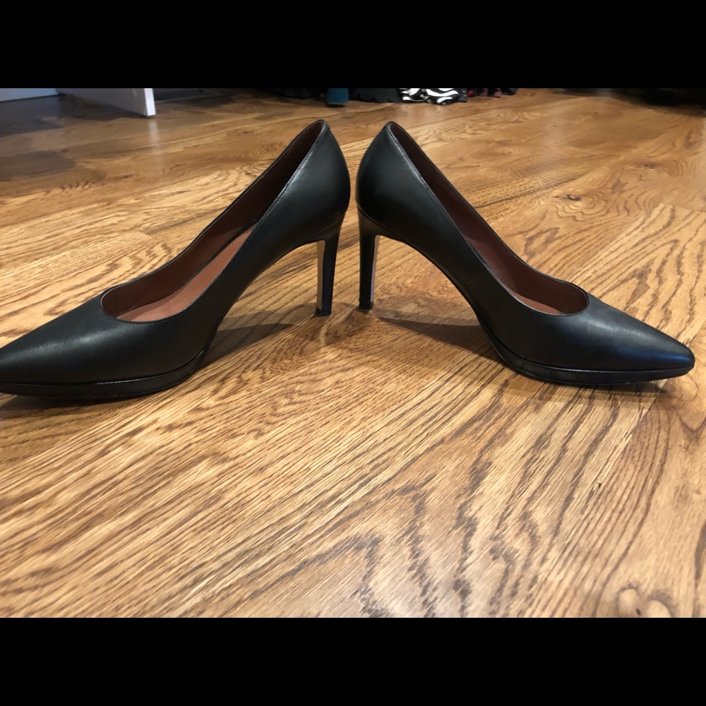 Cole Haan black pumps